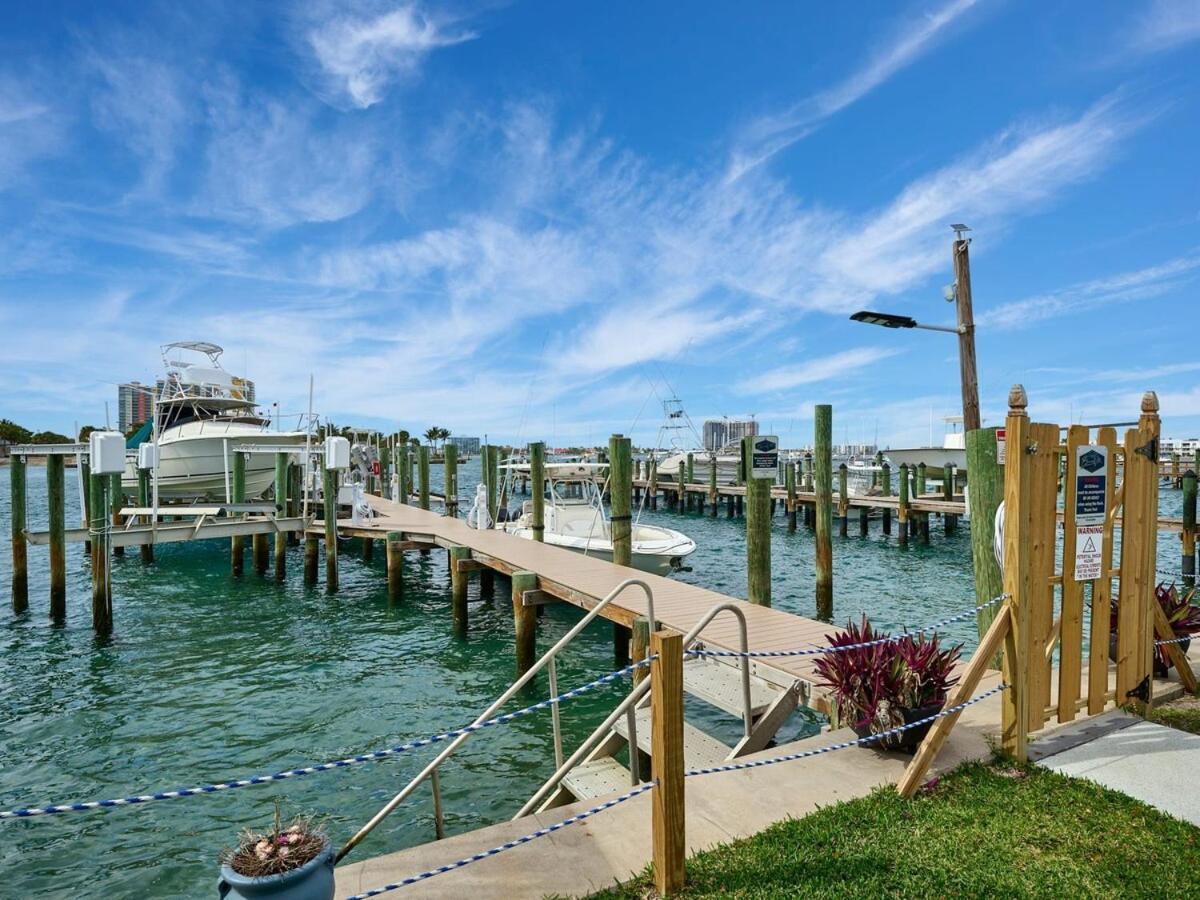 Grand 2 Bedroom On The Intracoastal 리비에라비치 외부 사진